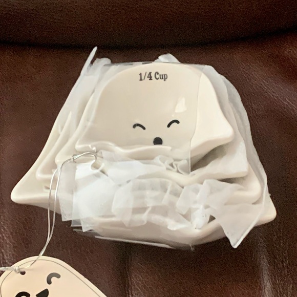 Halloween Ghost Measuring Cup Set - 10 Strawberry Street Whimsical Cupboard - Picture 5 of 12